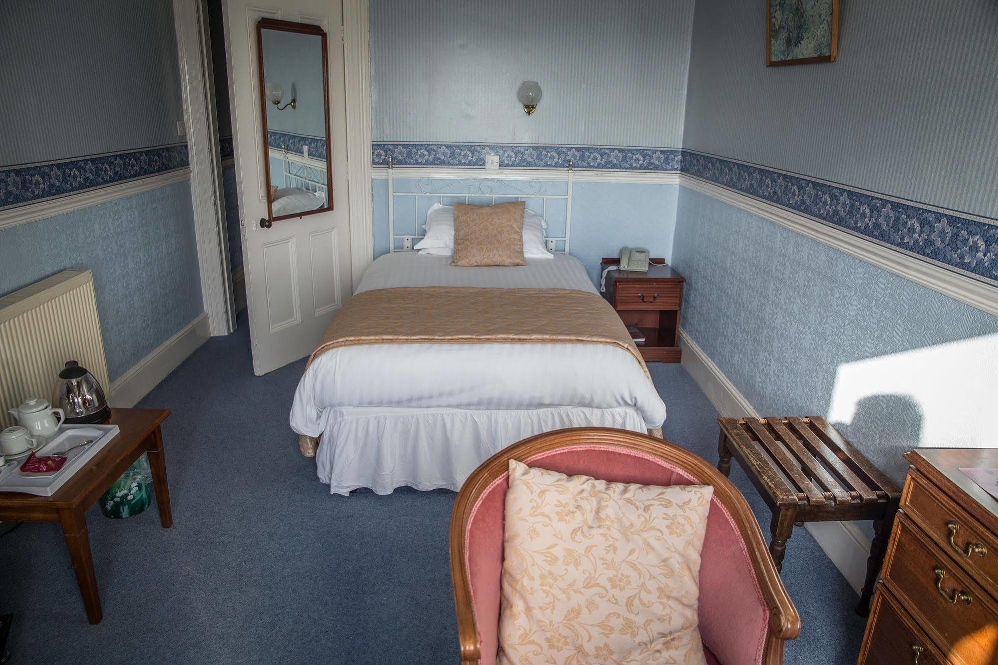 The Queens Hotel Penzance Buitenkant foto